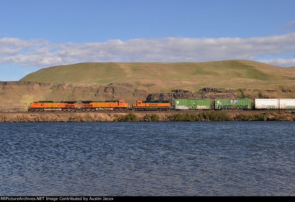 BNSF 4767